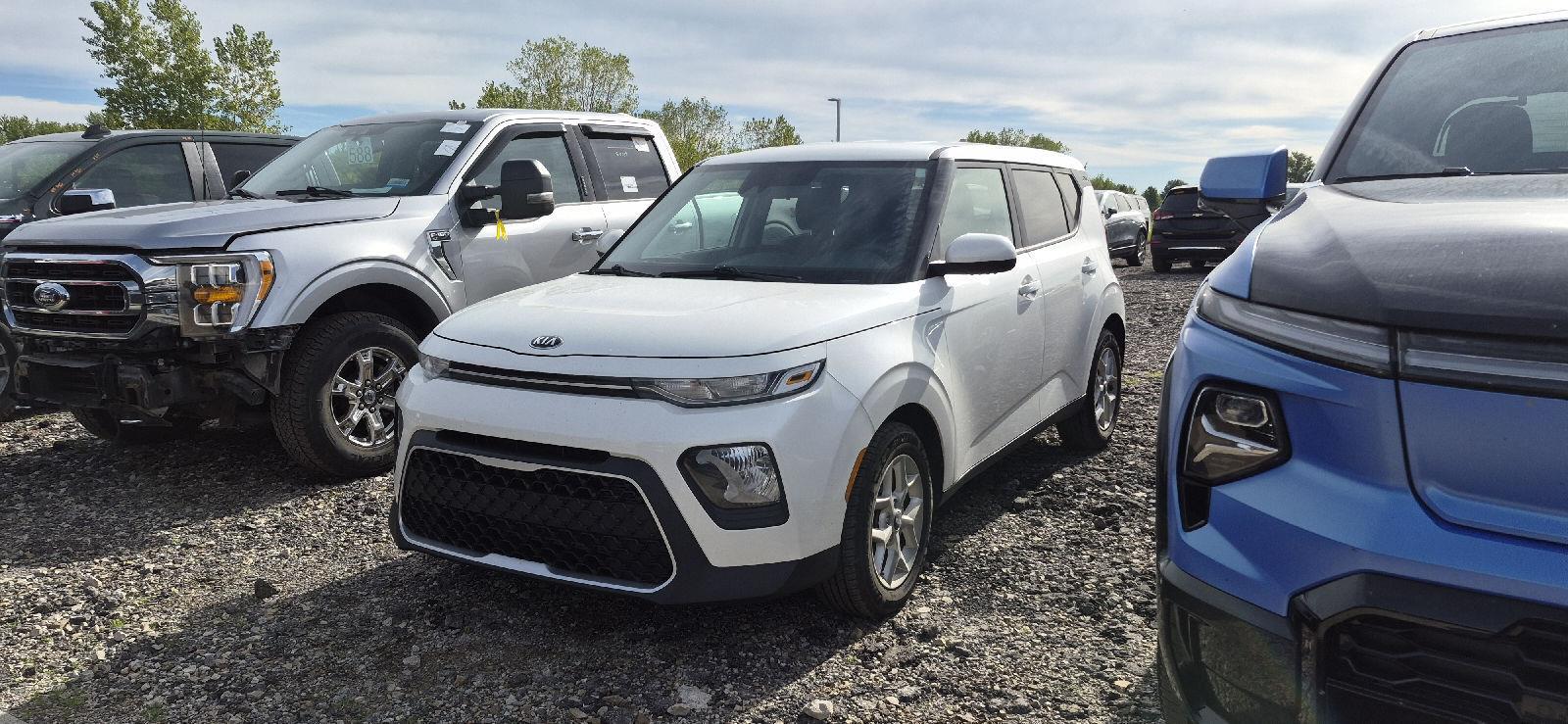 Snow White Pearl 2020 Kia Soul SUV / Crossover Front-Wheel Drive Continuously Variable Transmission