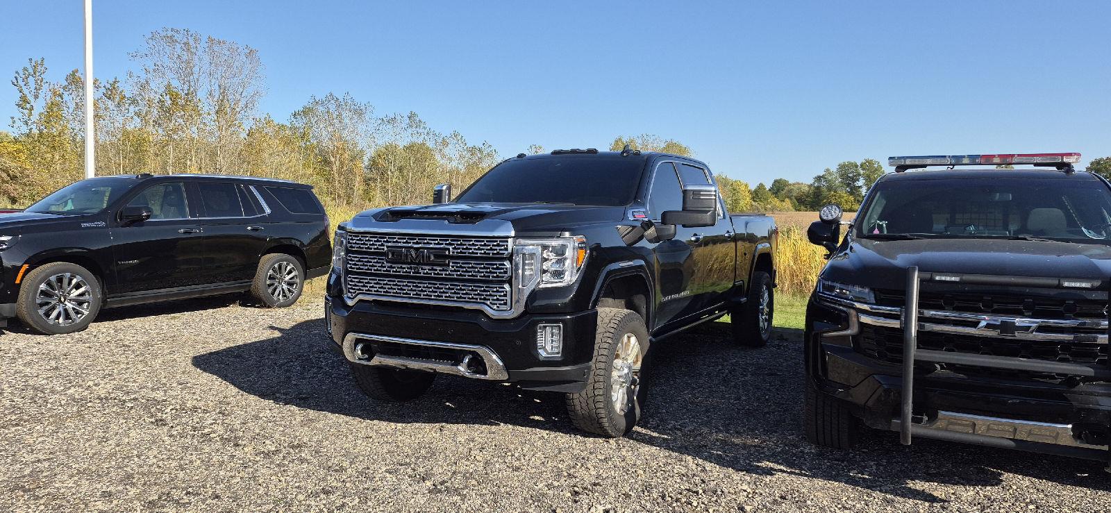 Onyx Black 2023 GMC Sierra 2500HD Pickup Truck Four-Wheel Drive 6-Speed Automatic
