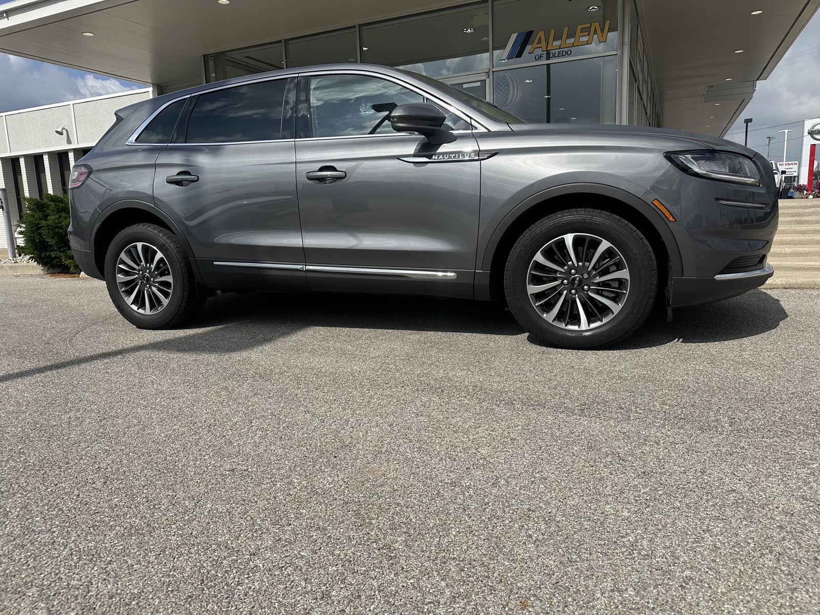 Asher Gray Metallic Clearcoat 2023 Lincoln Nautilus SUV / Crossover All-Wheel Drive 8-Speed Automatic