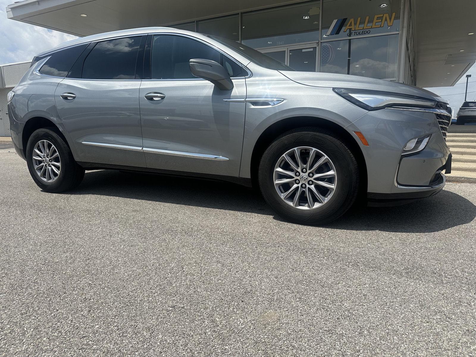 2023 Buick Enclave Essence AWD