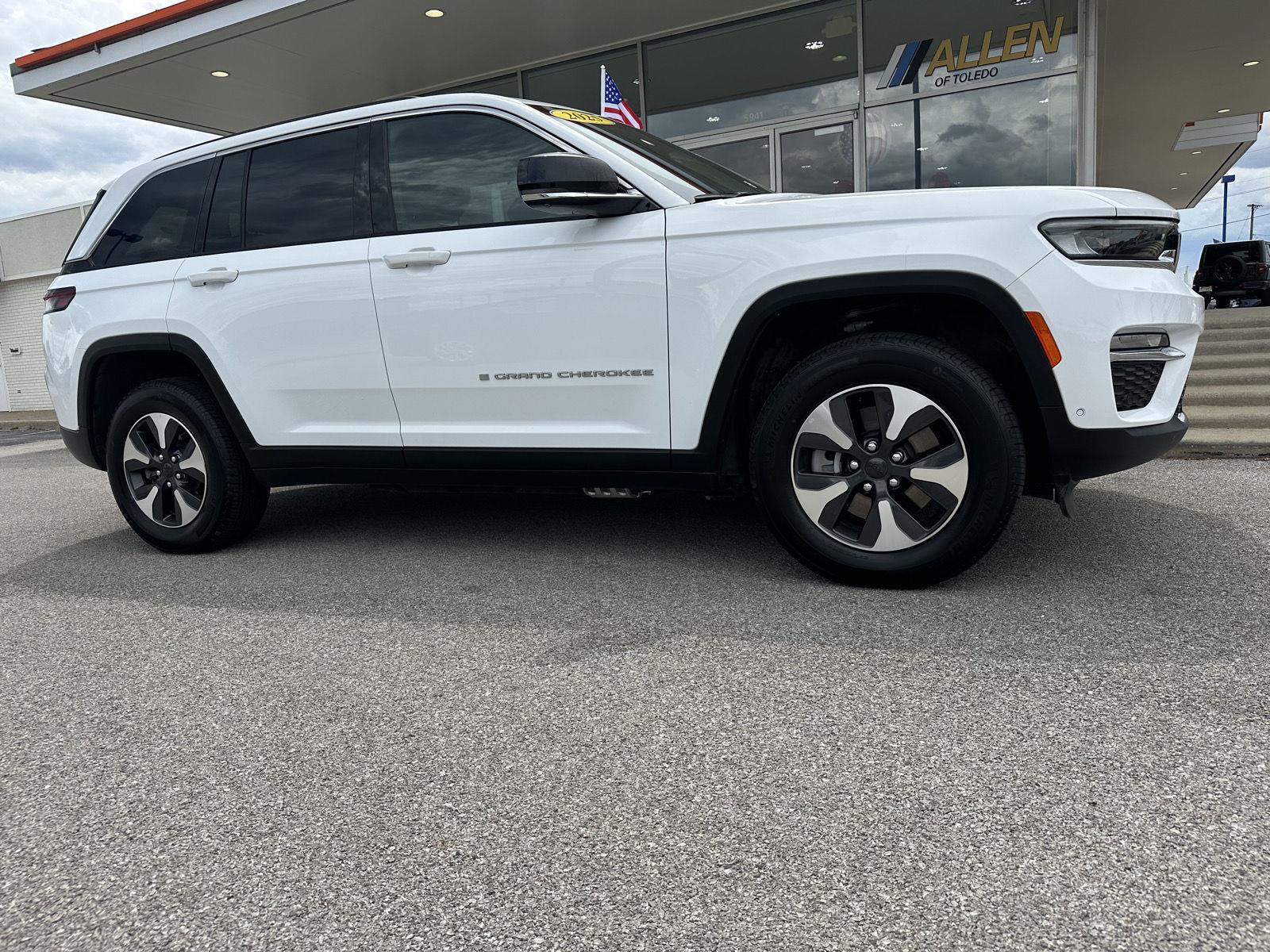 2025 Jeep Grand Cherokee 4xe 4WD   