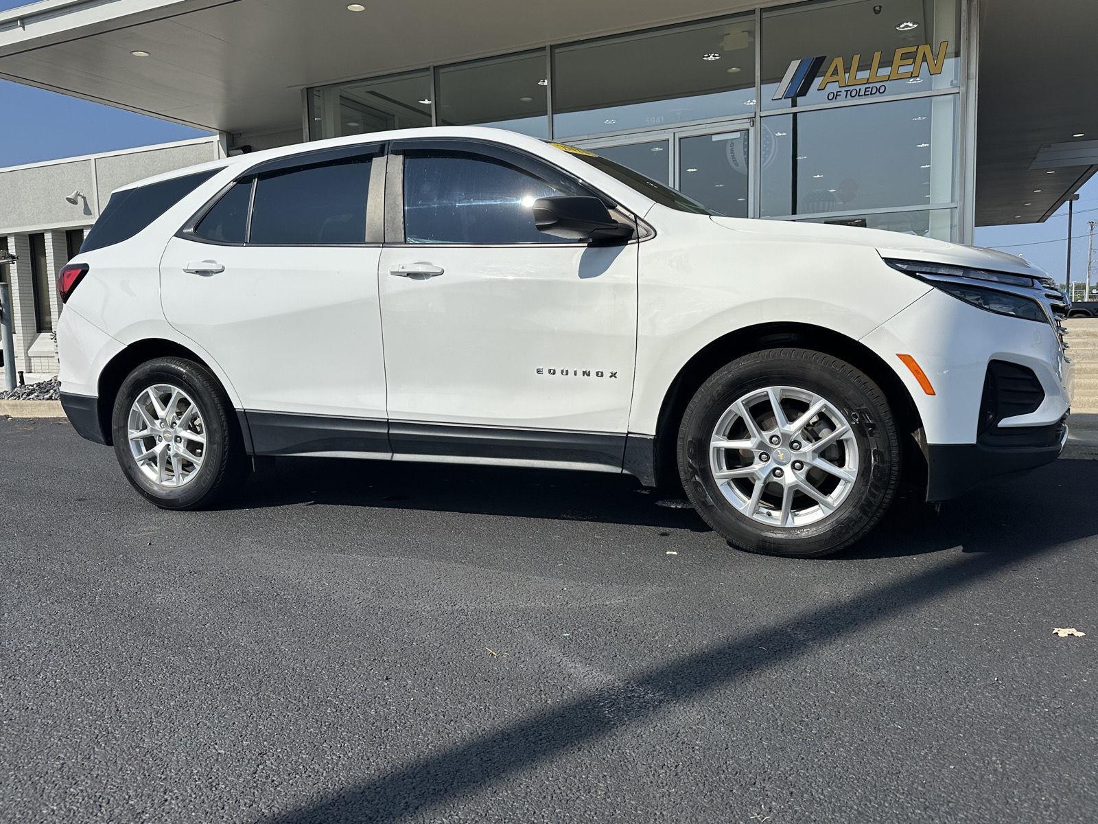 2022 Chevrolet Equinox LS FWD with 1LS