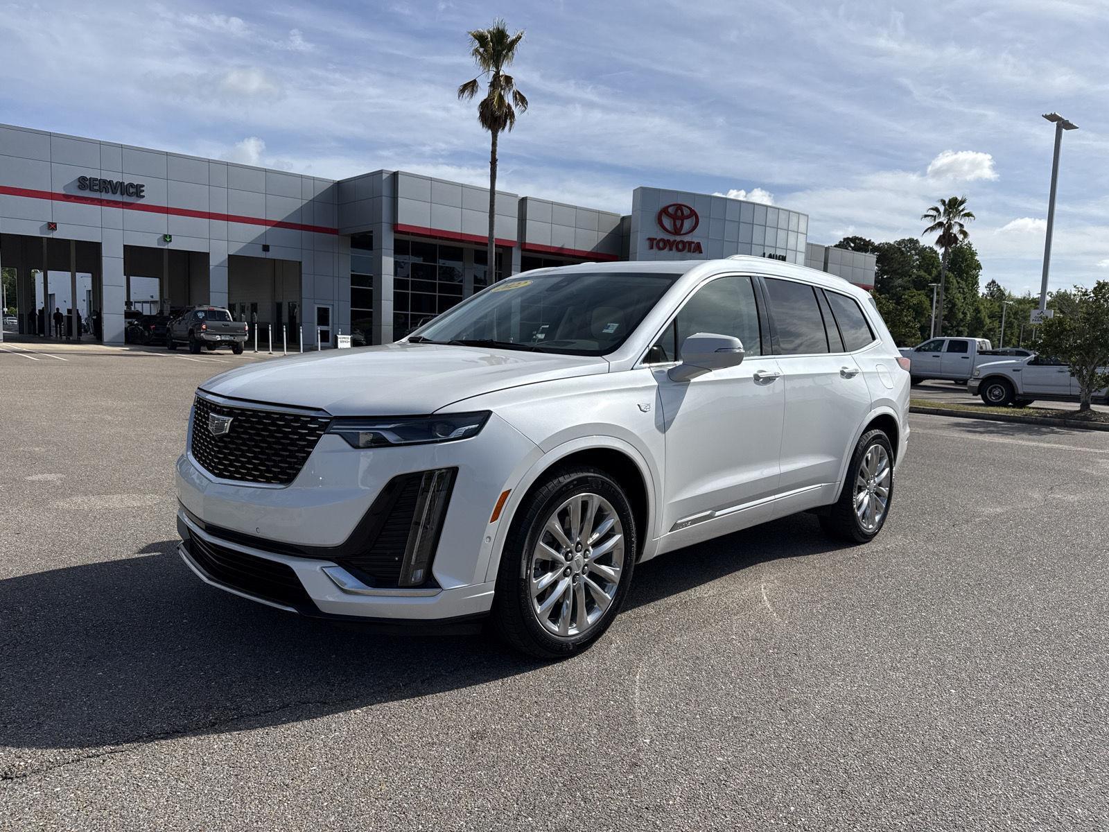 2022 Cadillac XT6 Premium Luxury FWD