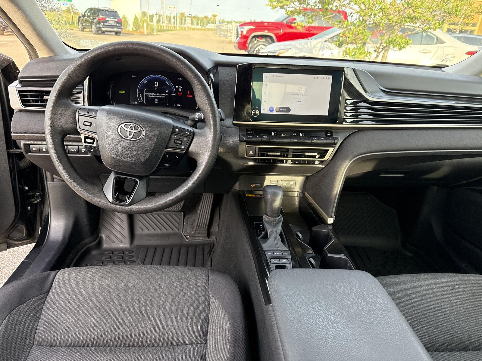 View vehicle photo 6