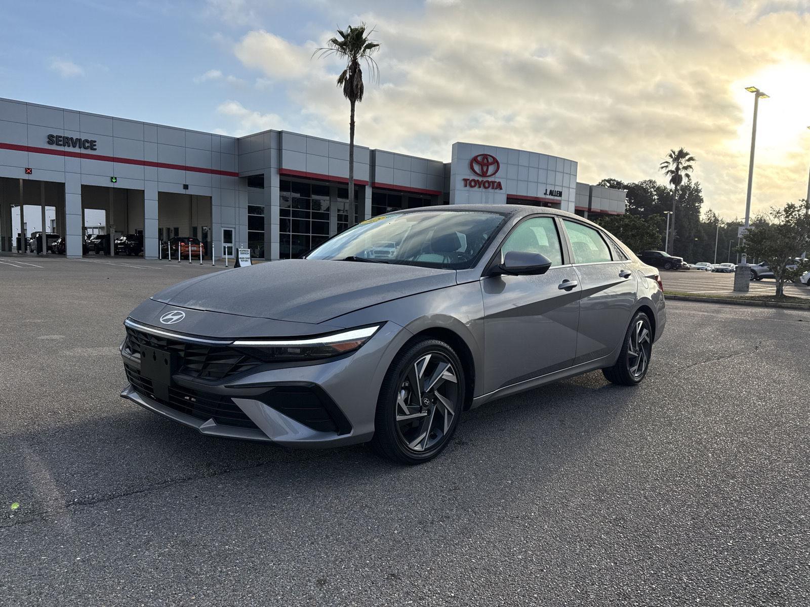 2025 Hyundai Elantra Limited FWD