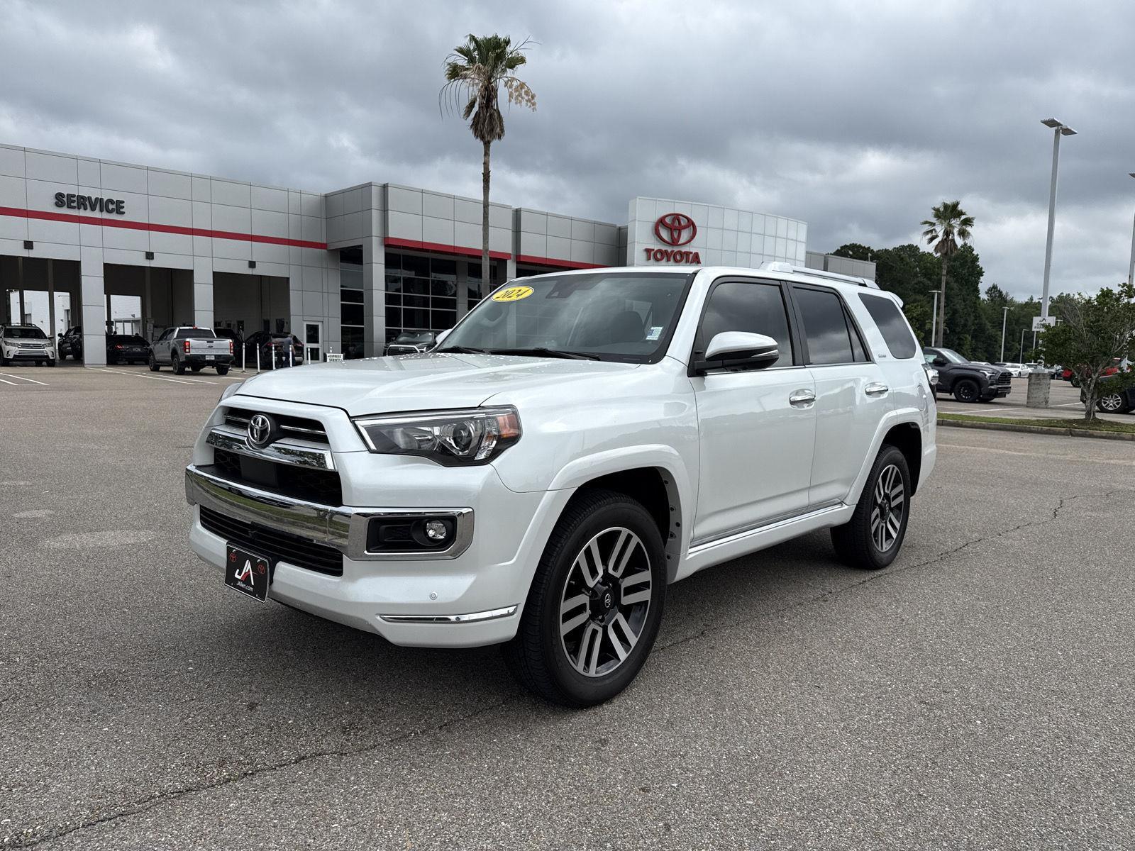 White (Wind Chill Pearl) 2024 Toyota 4Runner SUV / Crossover All-Wheel Drive 5-Speed Automatic
