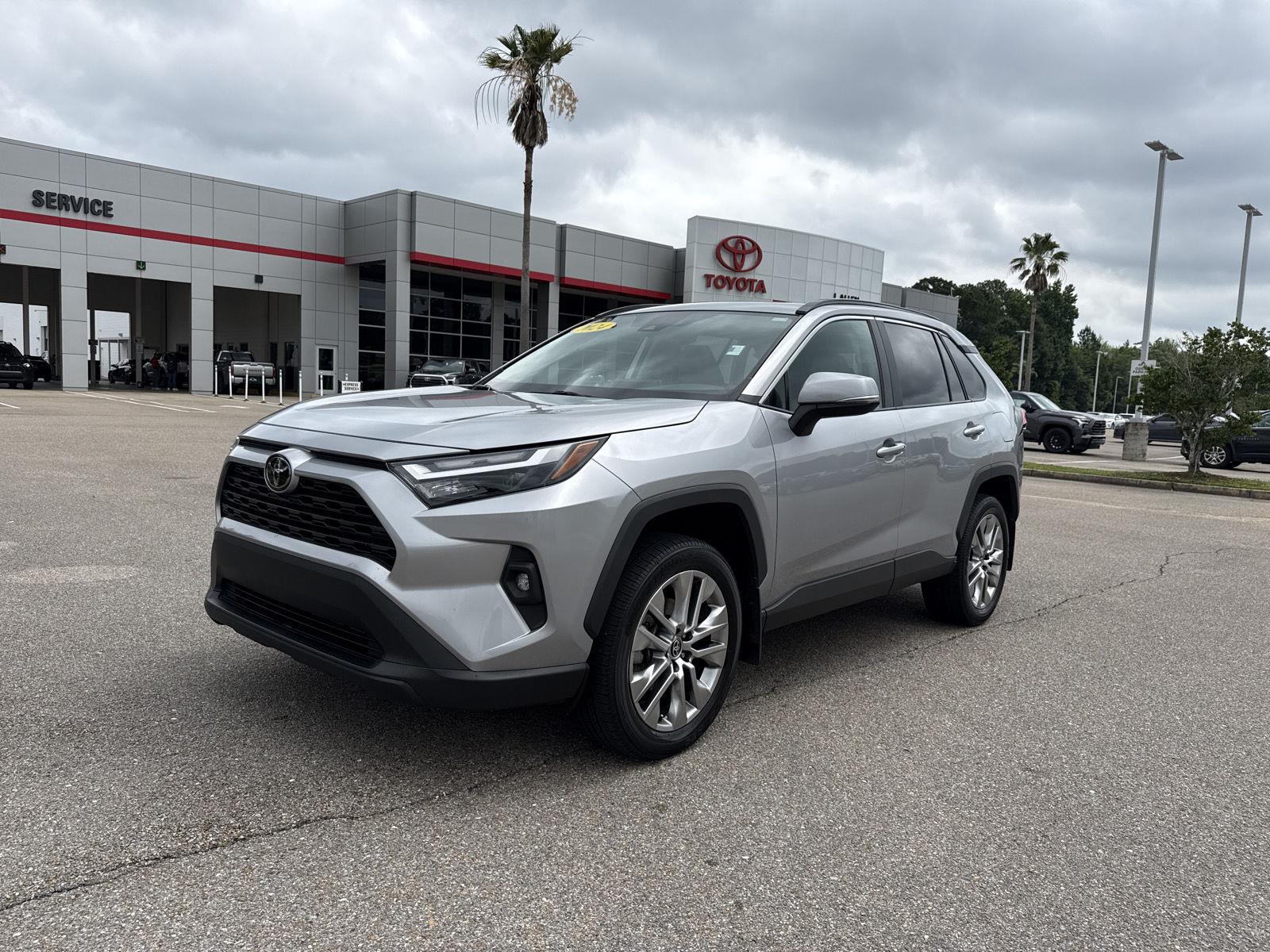 Silver Sky Metallic 2024 Toyota RAV4 SUV / Crossover Front-Wheel Drive 8-Speed Automatic