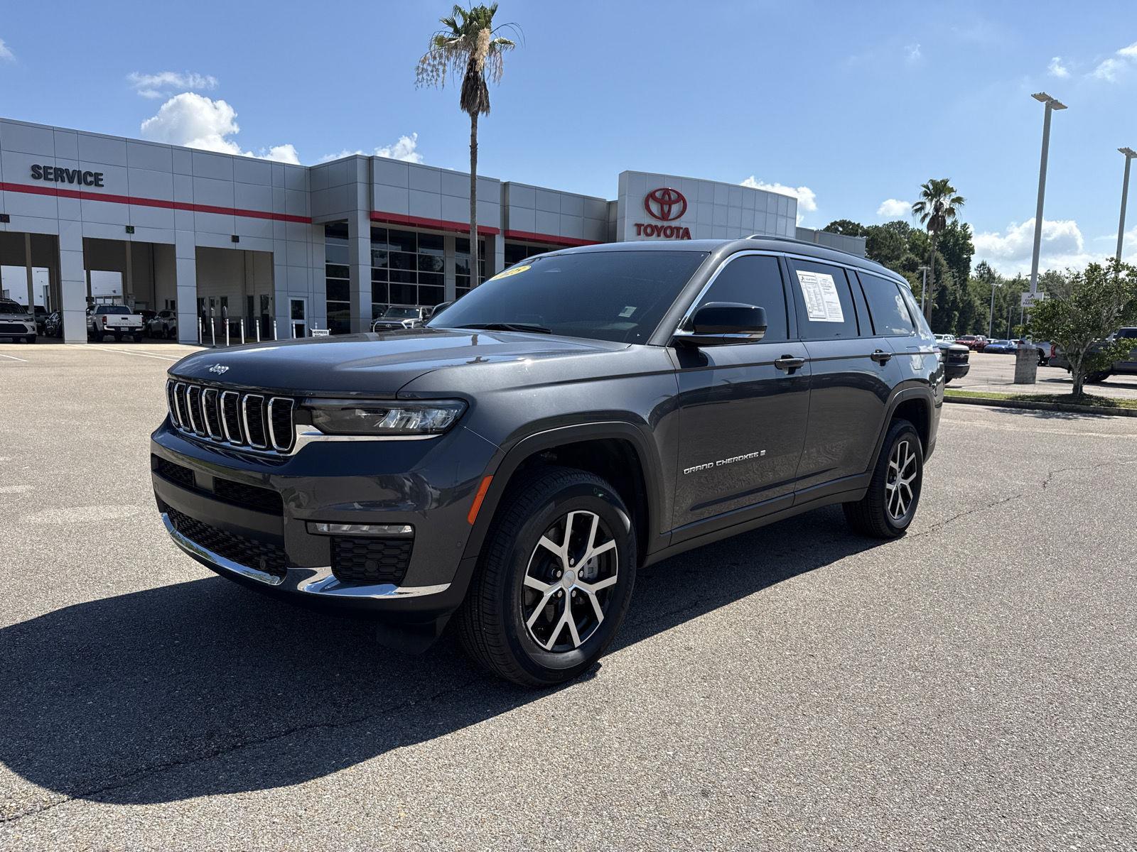 2025 Jeep Grand Cherokee L Gris (Baltic Gray Metallic Clearcoat) SUV/Crossover 4X2 8 velocidades Automática
