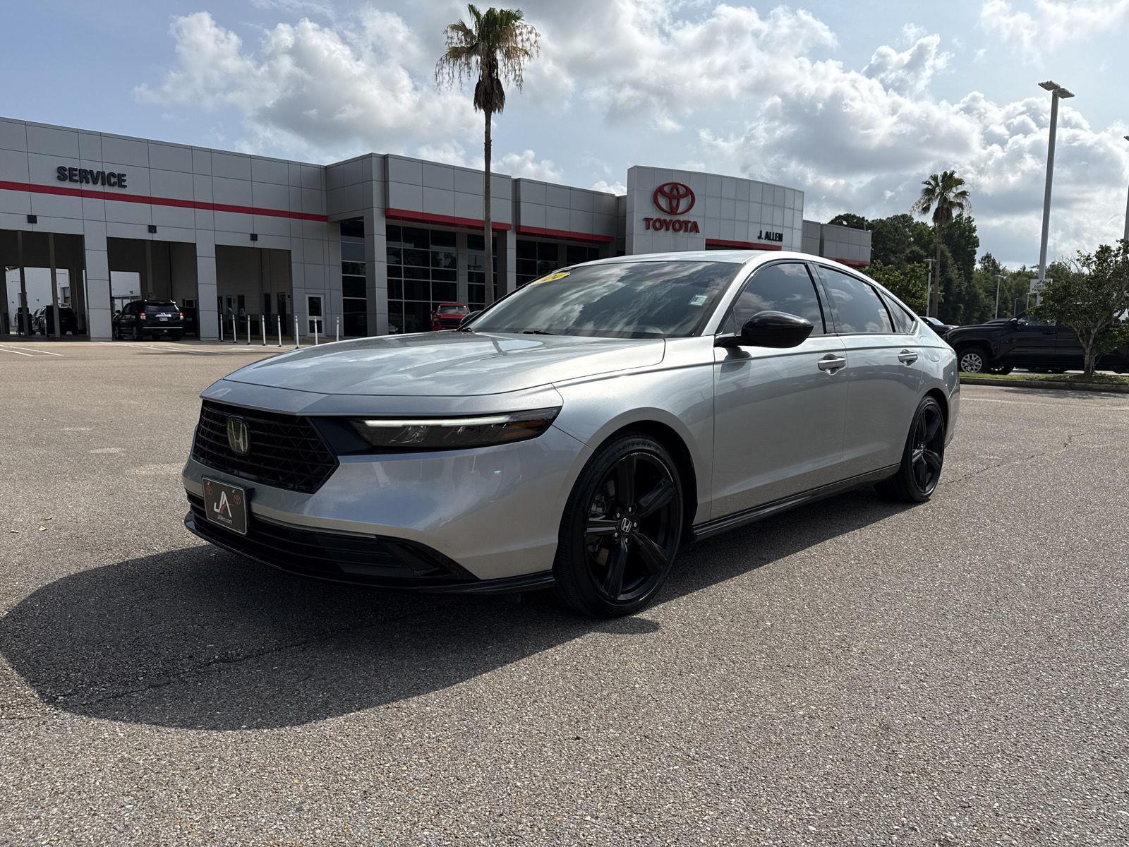 Solar Silver Metallic 2024 Honda Accord Hybrid Sedan Front-Wheel Drive 1-Speed Dual Clutch