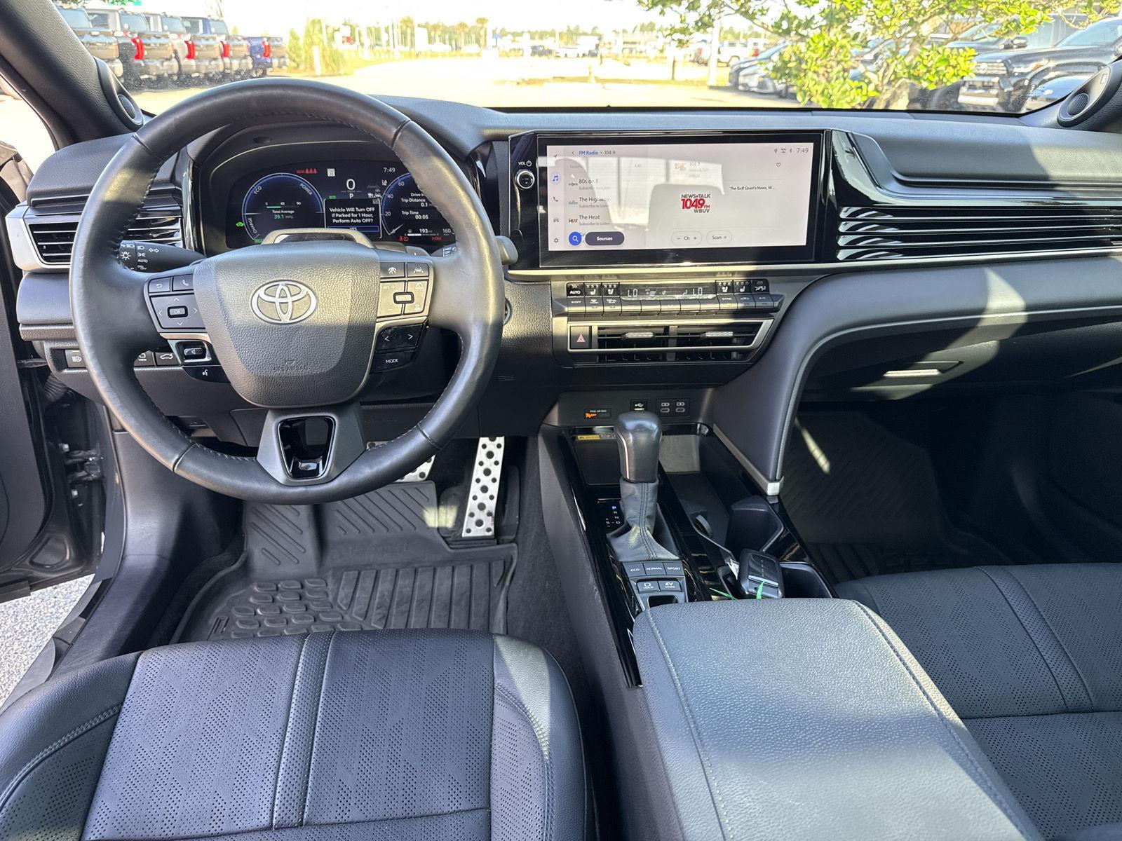 View vehicle photo 7