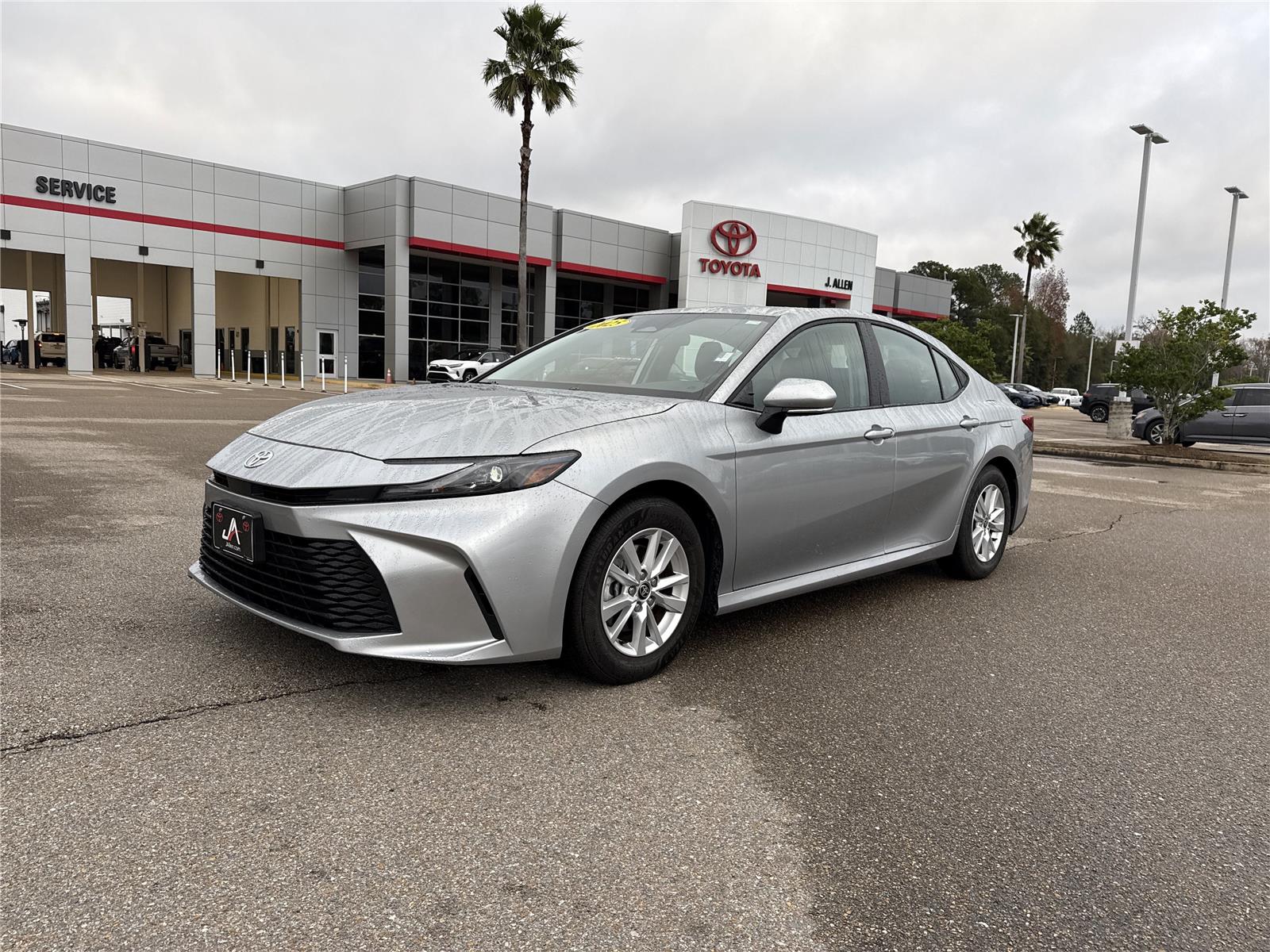 2025 Toyota Camry LE FWD