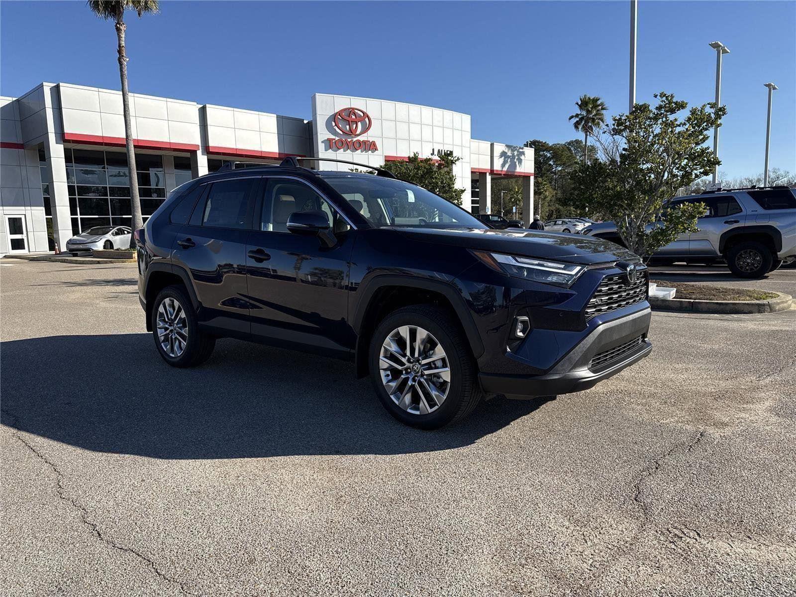 2025 Toyota RAV4 XLE Premium FWD