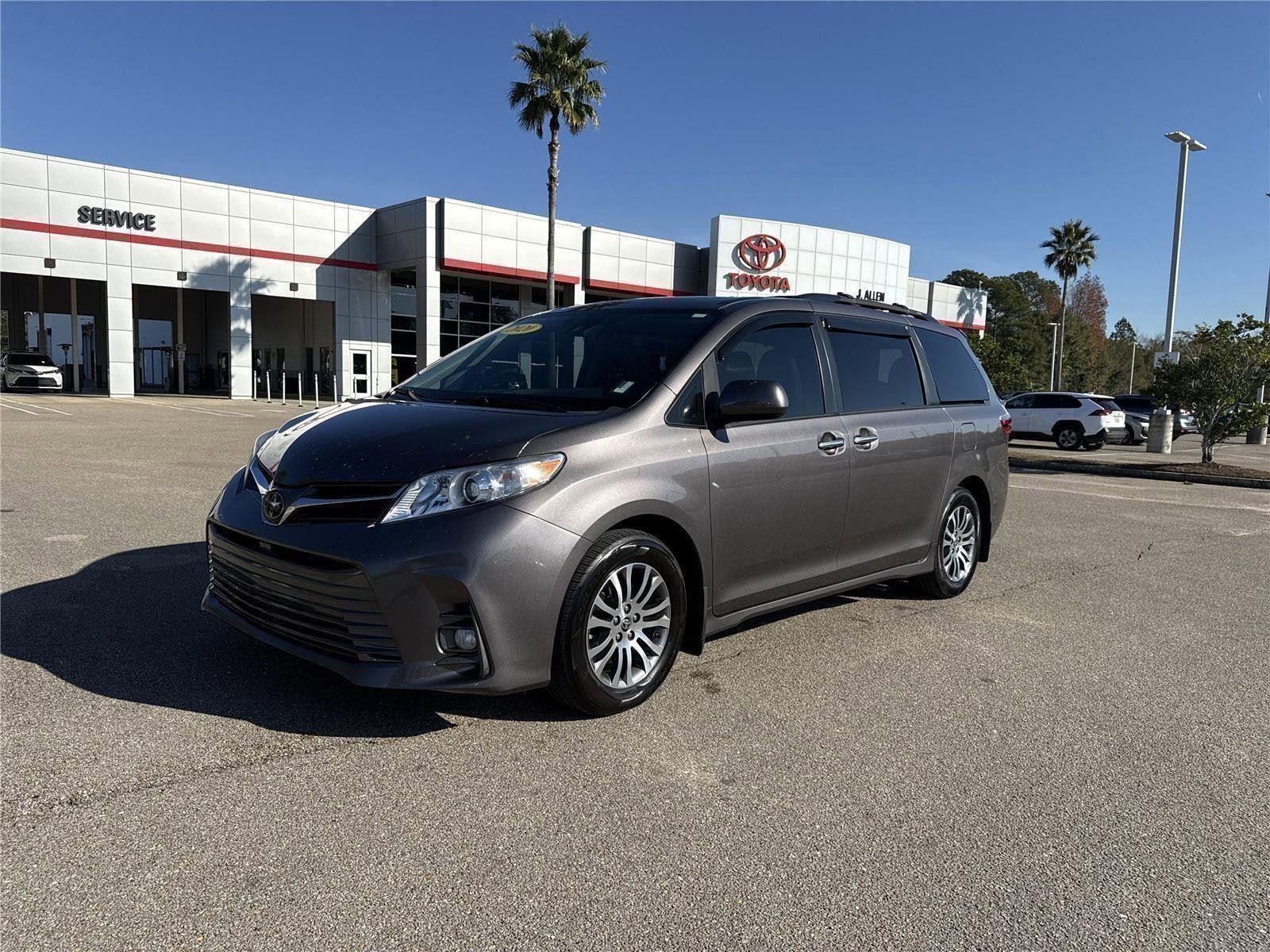 2020 Toyota Sienna XLE 8-Passenger FWD