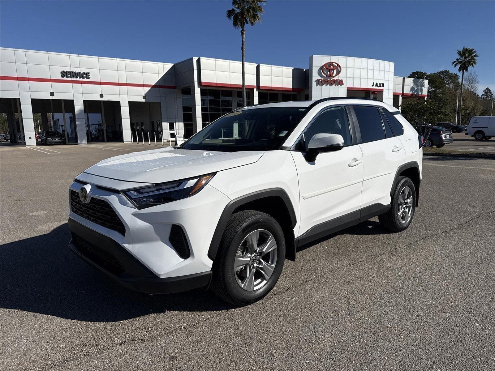 2024 Toyota RAV4 XLE FWD