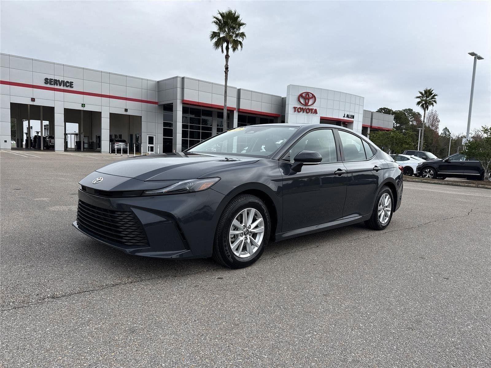2025 Toyota Camry LE FWD