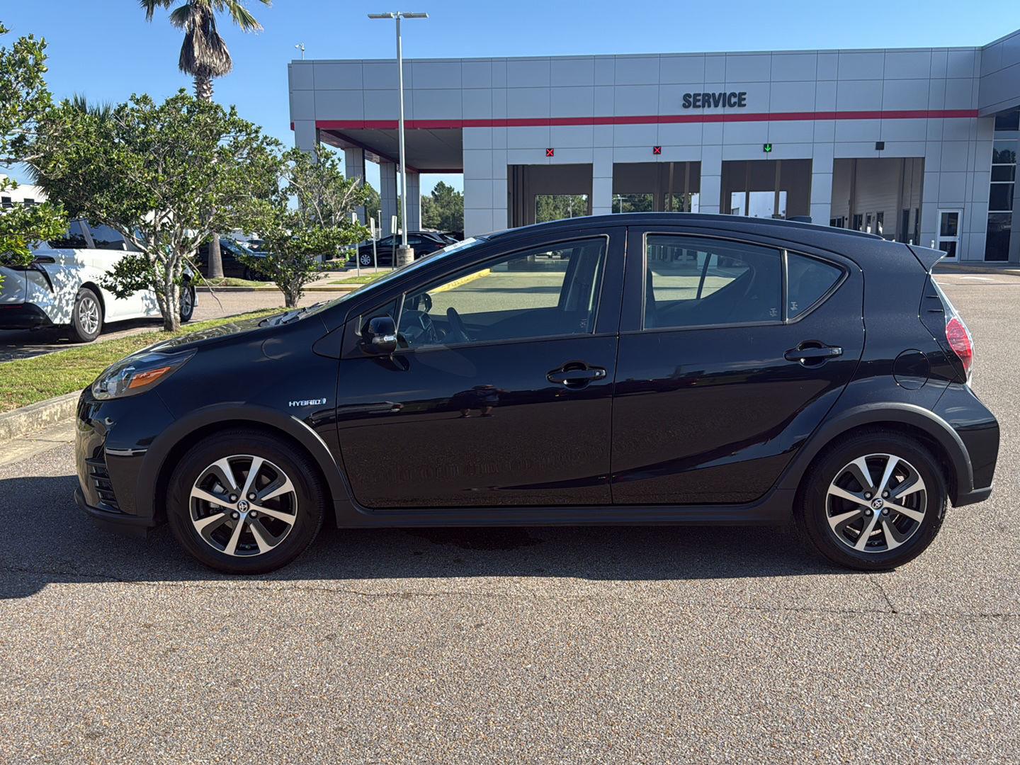 View vehicle photo 2