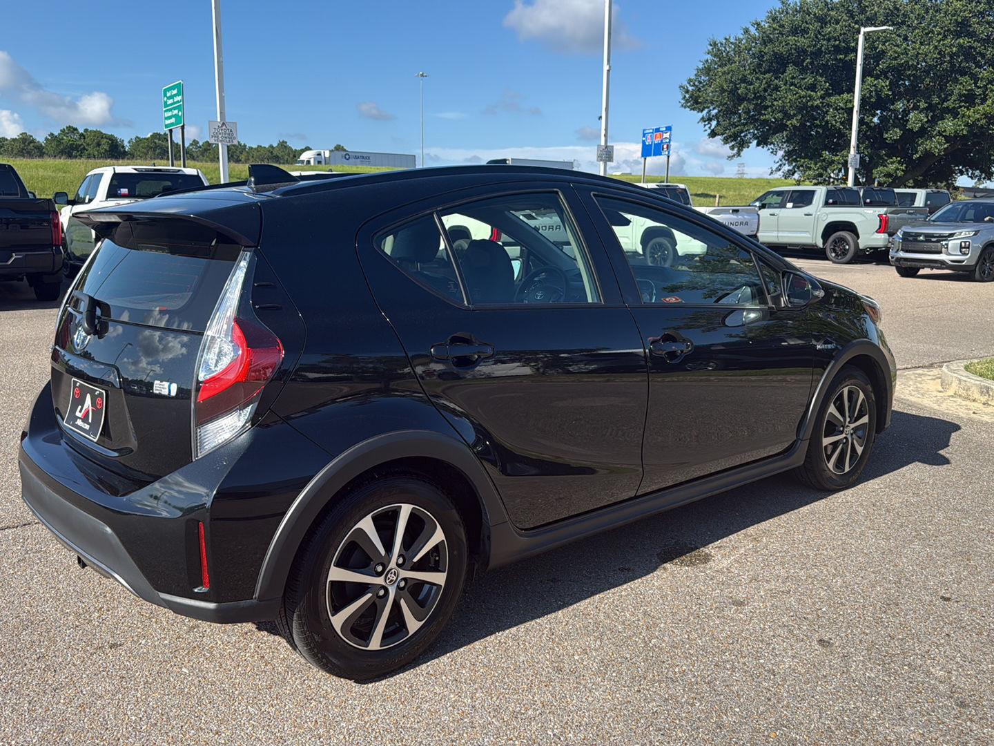 View vehicle photo 3
