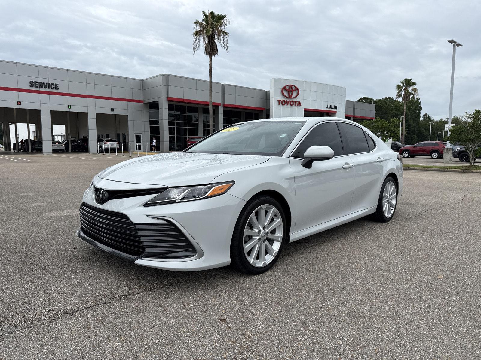 Ice Edge 2023 Toyota Camry Sedan Front-Wheel Drive 8-Speed Automatic