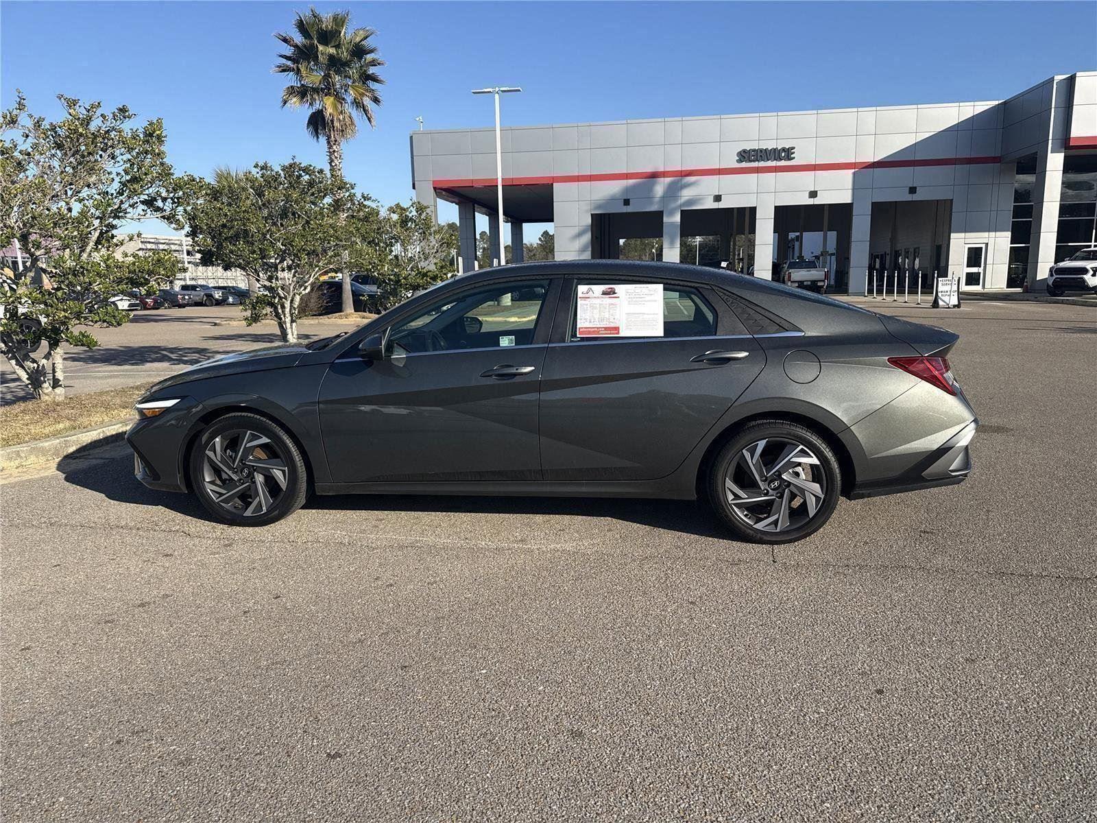 2025 Hyundai Elantra SEL Convenience FWD