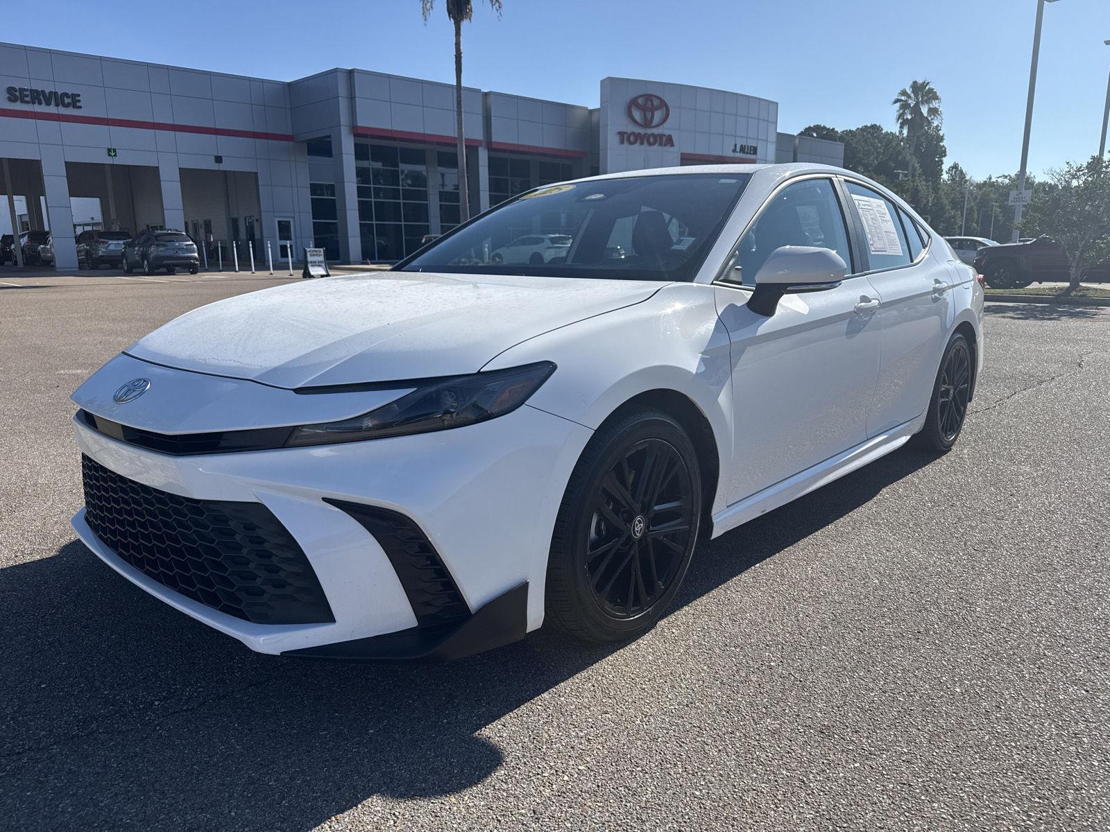 Ice Cap 2025 Toyota Camry Sedan Front-Wheel Drive Continuously Variable Transmission