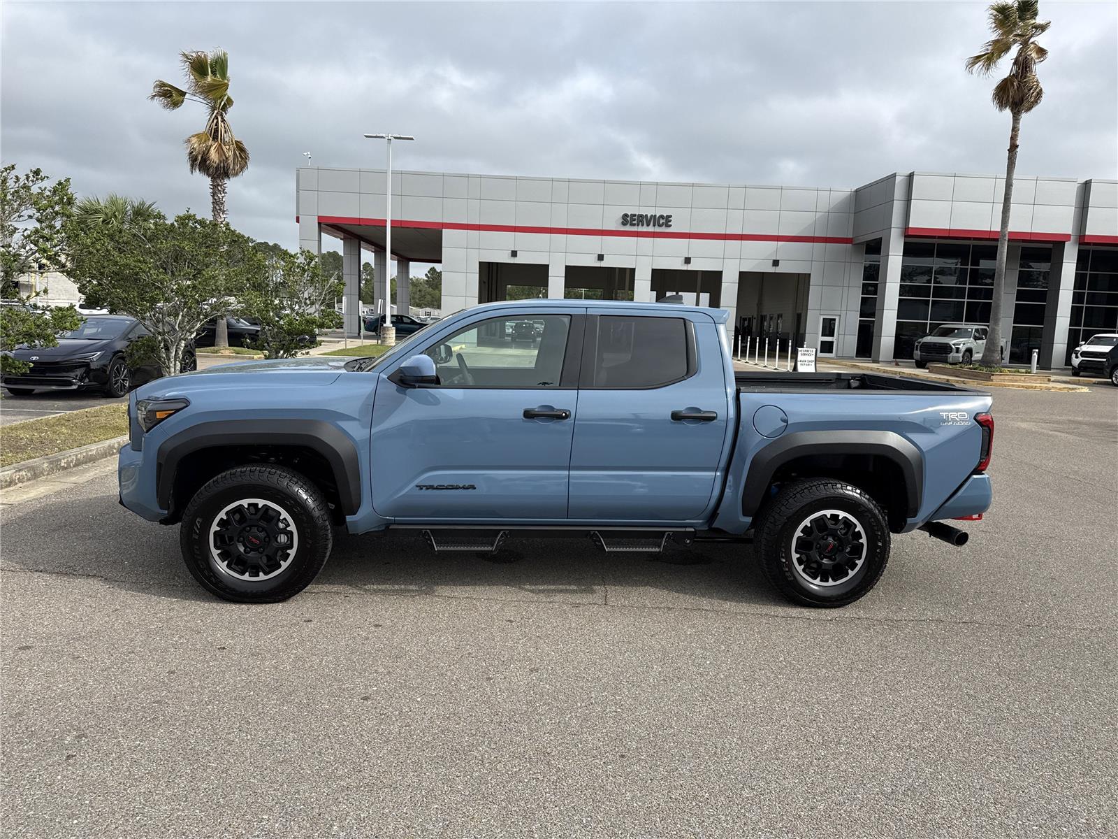 View vehicle photo 2