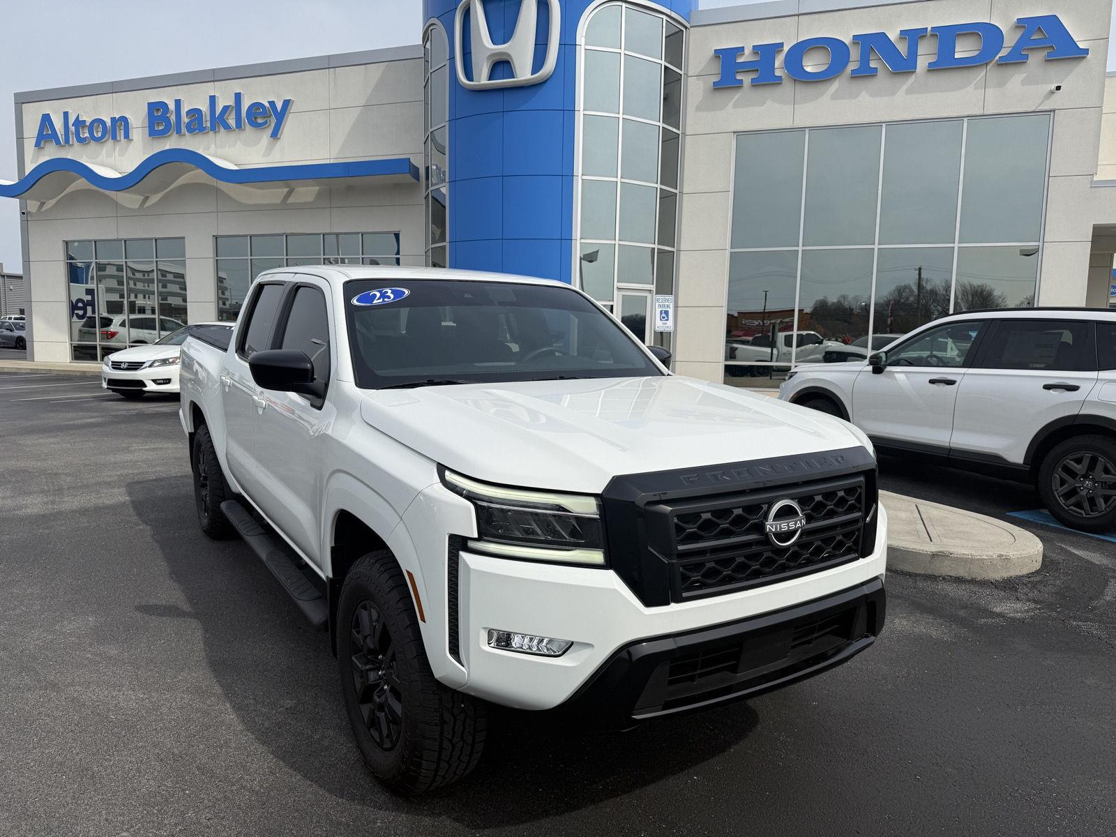 2023 Nissan Frontier SV Crew Cab 4WD