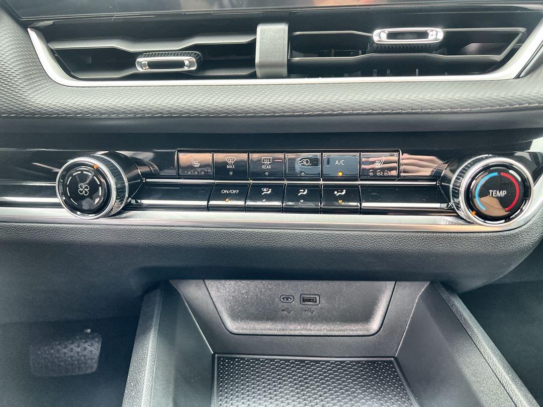 New 2027 Mosaic Black Metallic Chevrolet LT image 19