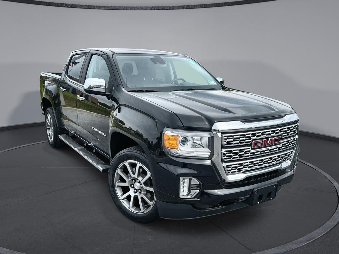 Onyx Black 2022 GMC Canyon Denali Crew Cab 4WD Pickup Truck Four-Wheel Drive 8-Speed Automatic