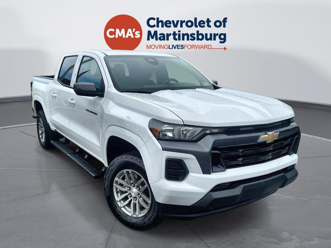 Summit White 2025 Chevrolet Colorado Pickup Truck Four-Wheel Drive 8-Speed Automatic