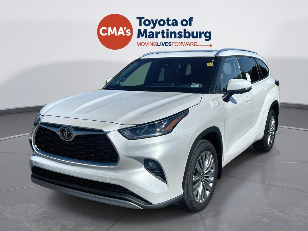 White (Wind Chill Pearl) 2026 Toyota Highlander SUV / Crossover All-Wheel Drive Automatic
