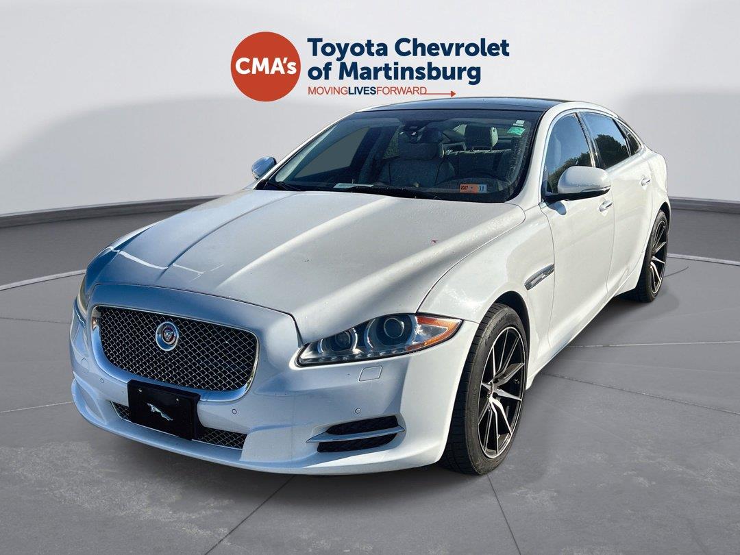 White 2014 Jaguar XJ-Series Sedan All-Wheel Drive
