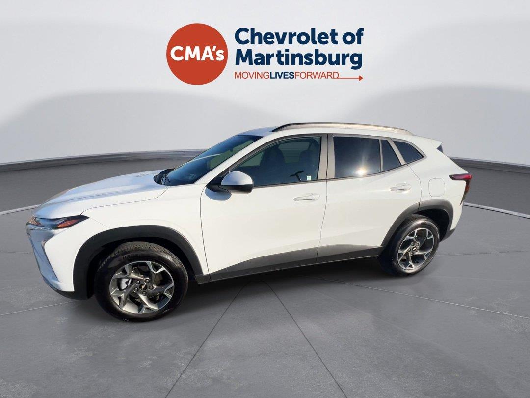 Used 2026 Summit White Chevrolet LT image 2