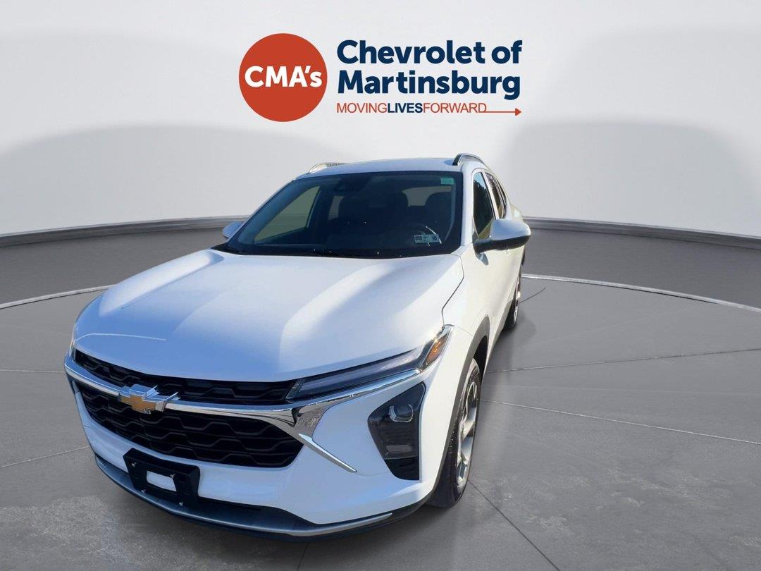 Used 2026 Summit White Chevrolet LT image 9
