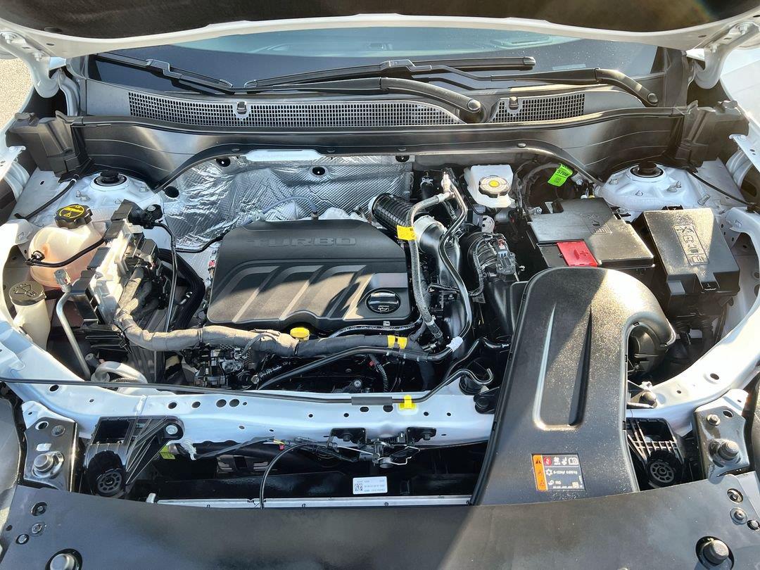 Used 2026 Summit White Chevrolet LT image 12