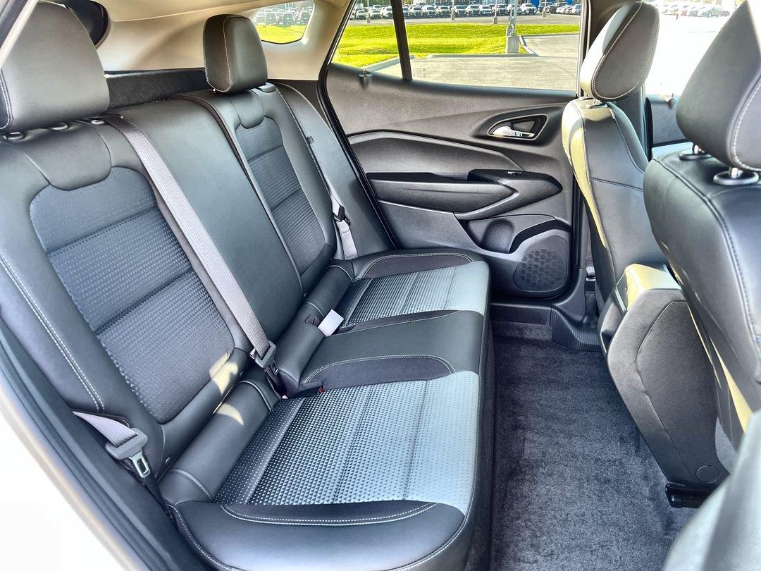 Used 2026 Summit White Chevrolet LT image 22