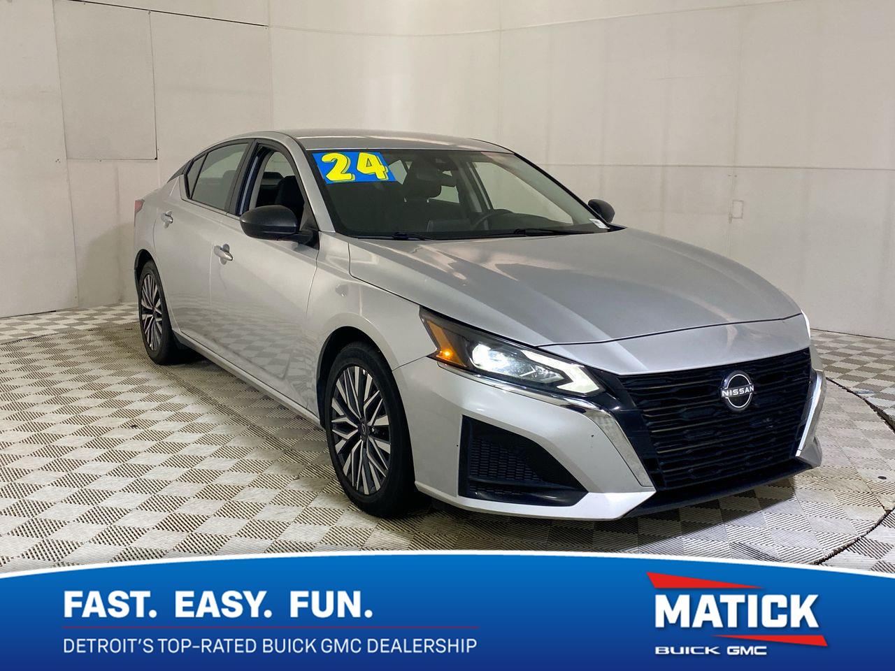 Brilliant Silver Metallic 2024 Nissan Altima Sedan Front-Wheel Drive Continuously Variable Transmission