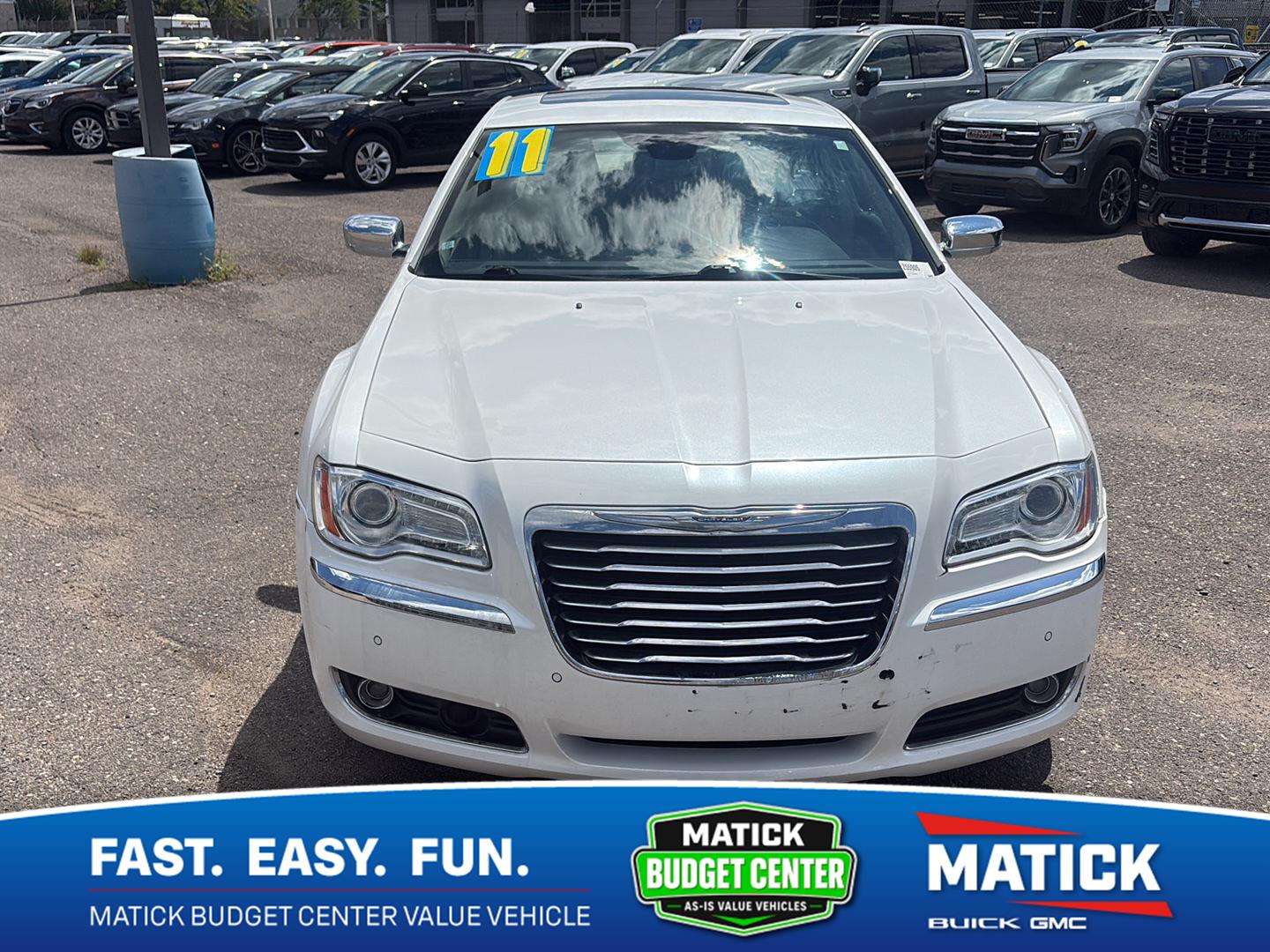 White (Ivory Tri-Coat Pearl) 2011 Chrysler 300 Sedan Rear-Wheel Drive 5-Speed Automatic