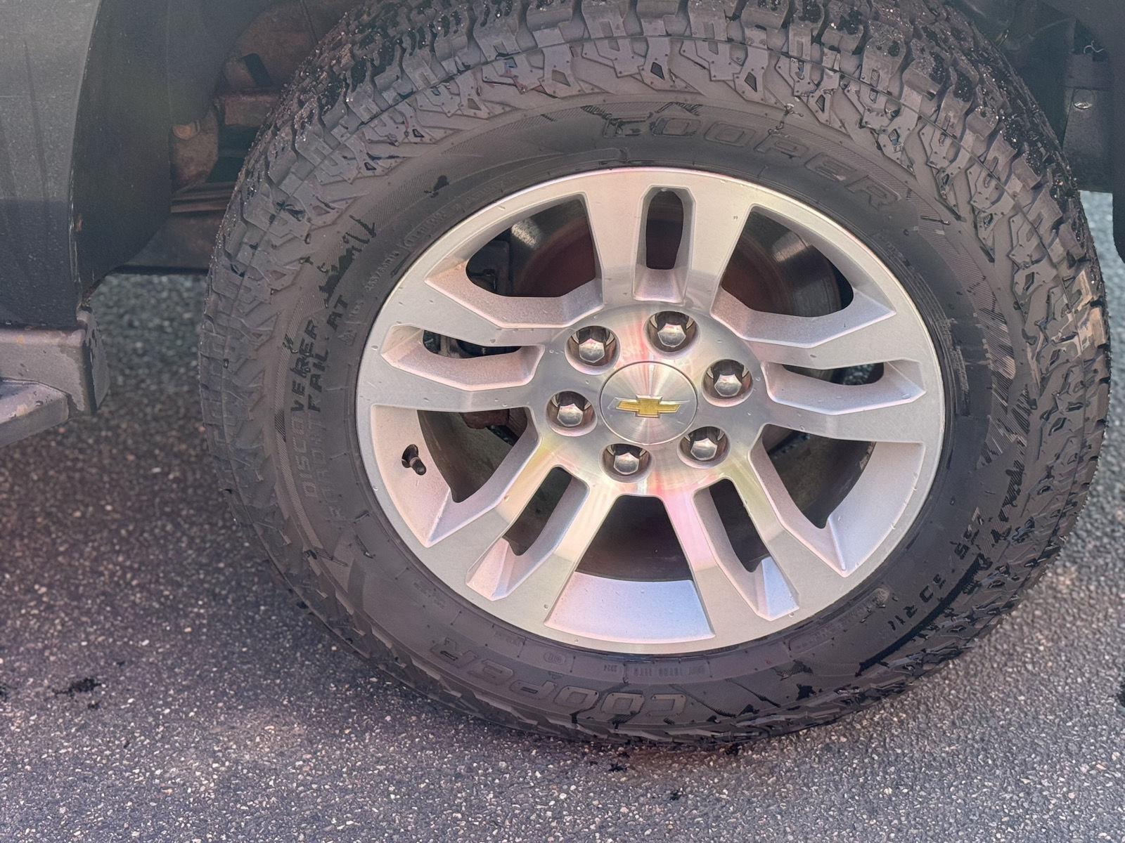 2016 Chevrolet Tahoe LT photo 12