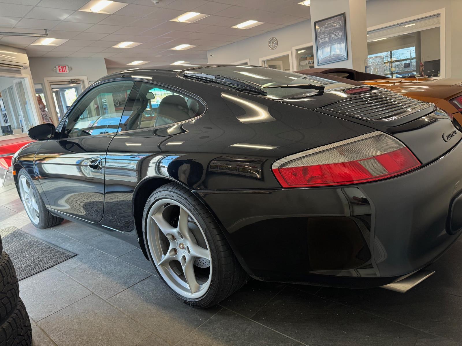 2003 Porsche 911 Carrera's photo