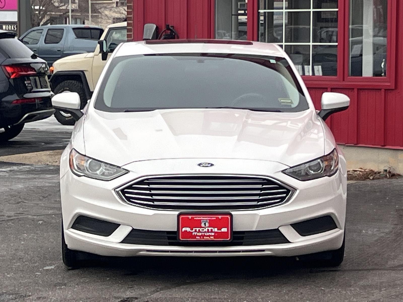 2018 Ford Fusion SE's photo