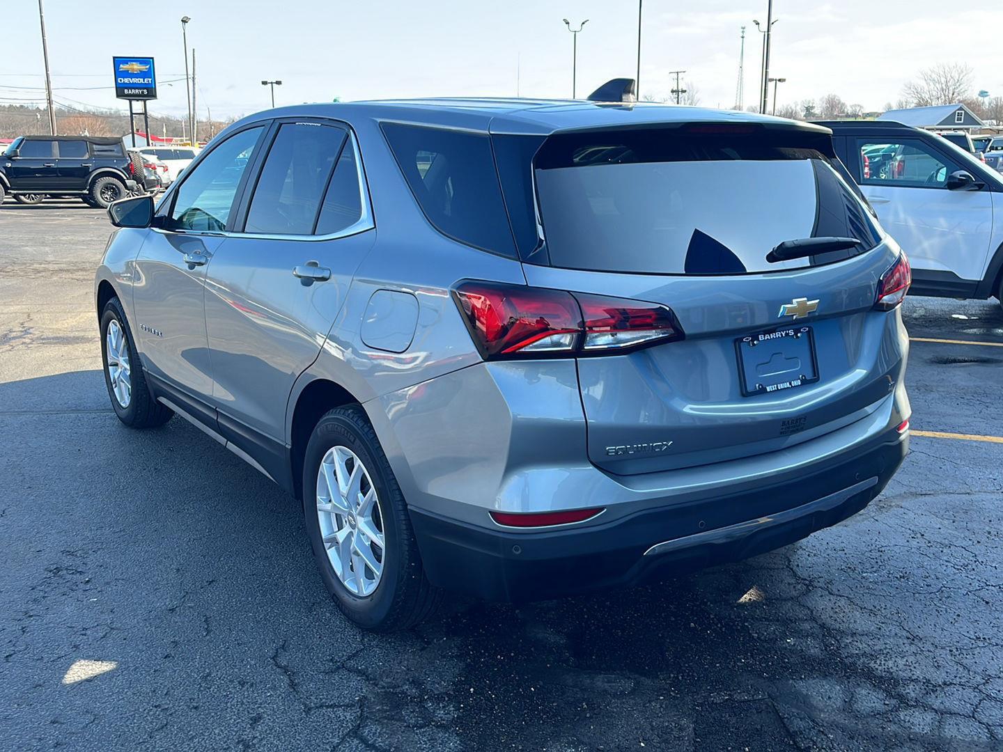 View vehicle photo 3