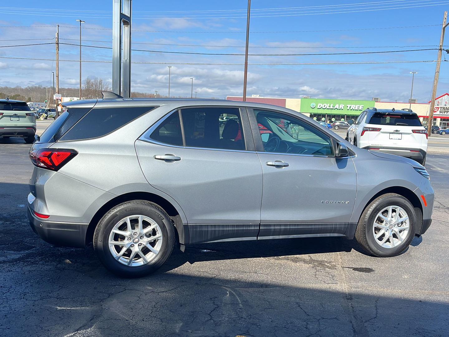 View vehicle photo 6