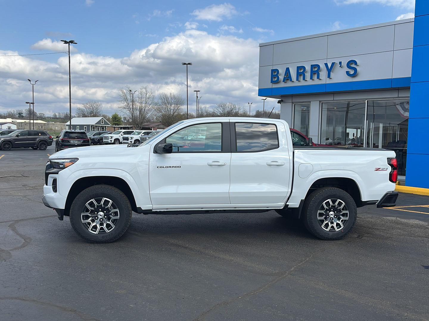 View vehicle photo 2