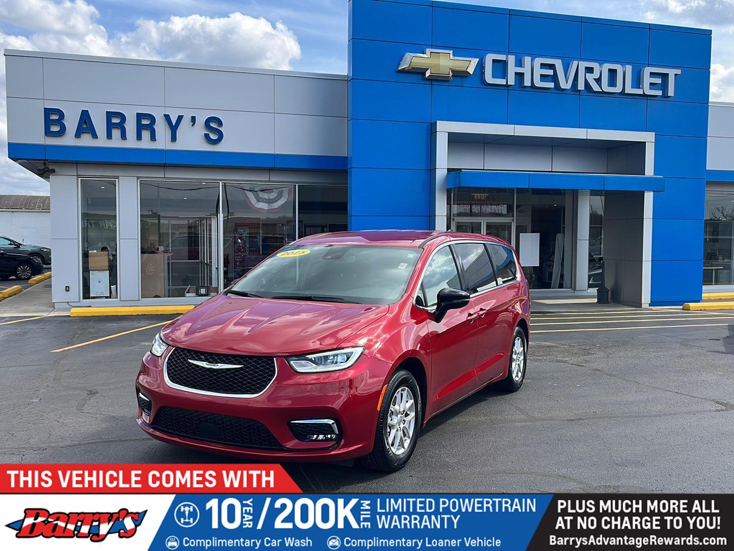 Red Hot Pearlcoat 2025 Chrysler Pacifica Select FWD Minivan Front-Wheel Drive 9-Speed Automatic