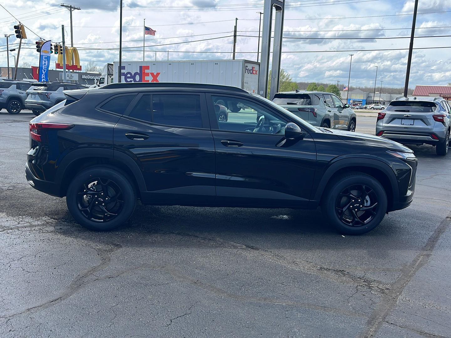 View vehicle photo 6