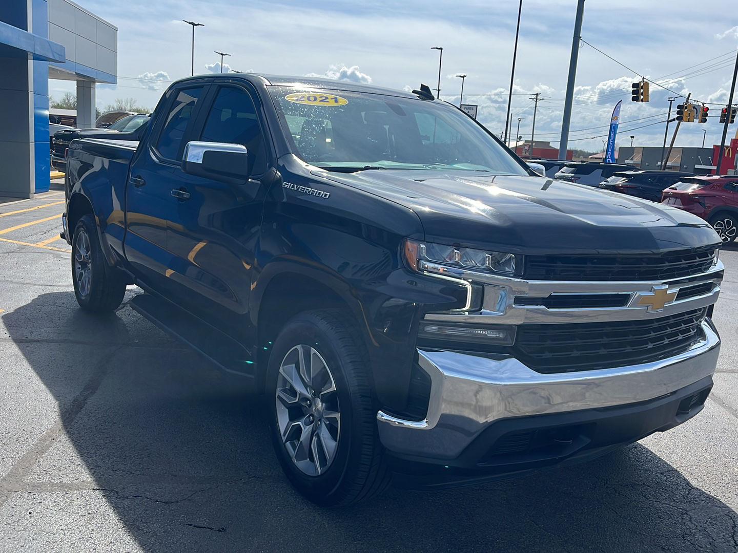 View vehicle photo 7