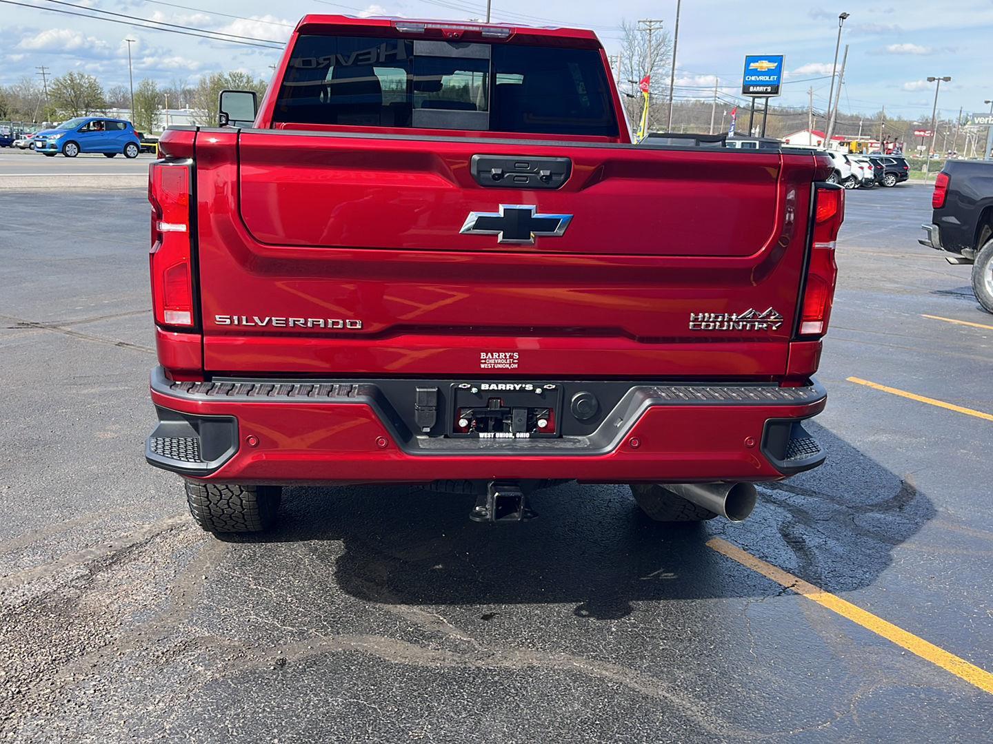 View vehicle photo 4