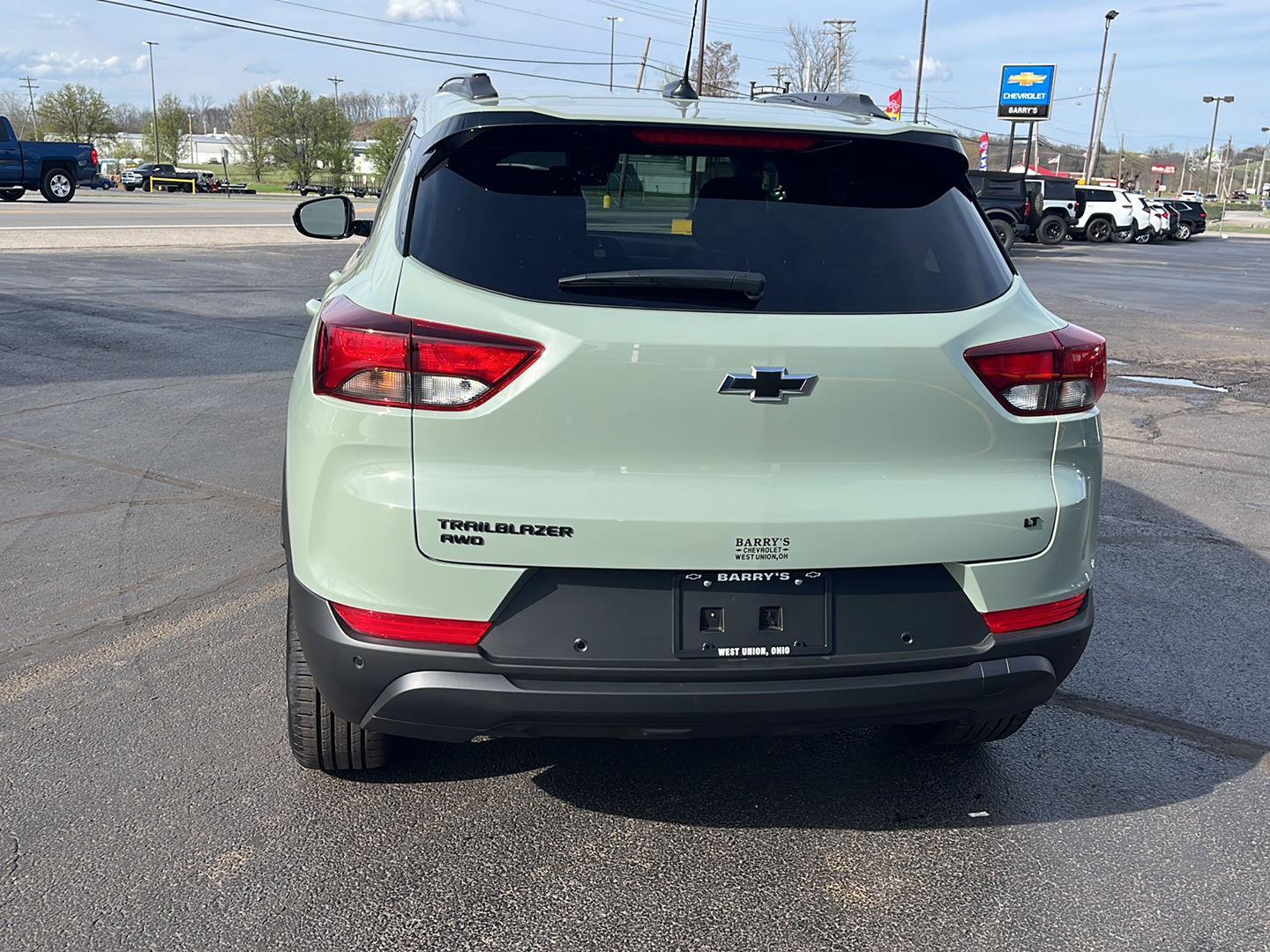 View vehicle photo 4