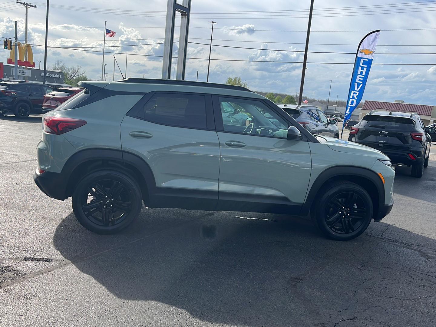 View vehicle photo 6