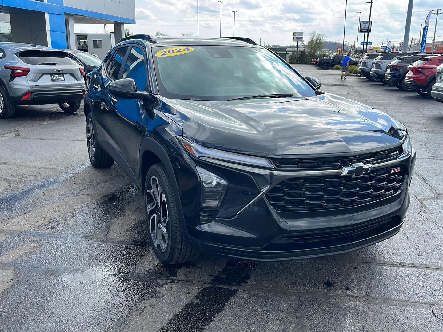 View vehicle photo 7